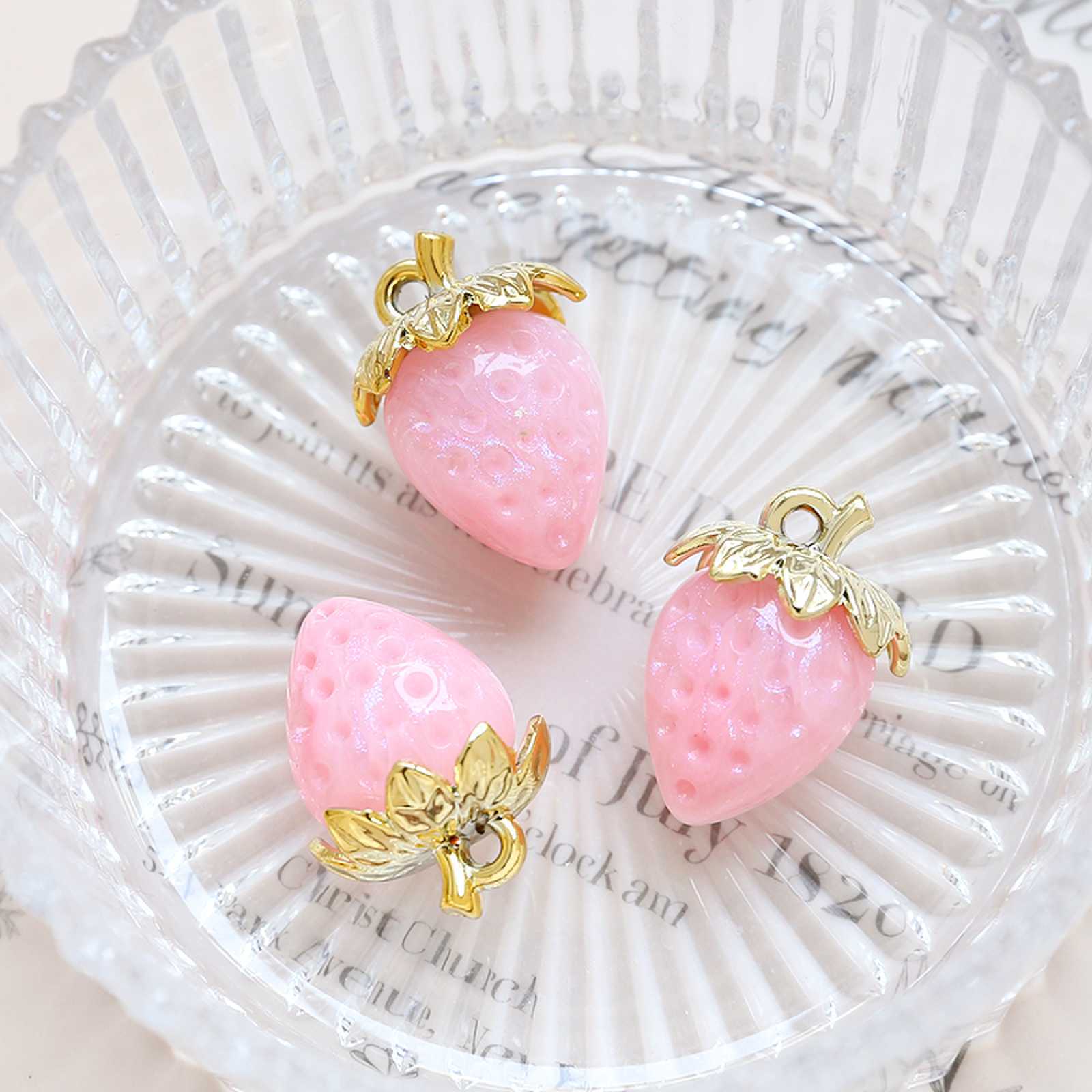 5g Weight Pendant Jewelry Making Type DIY Jewelry Accessories Classification 1 Piece Quantity Artificial Crystal Material Strawberry Pattern Sweet Style 1 Piece Arylic Artificial Crystal Strawberry Pendant 6