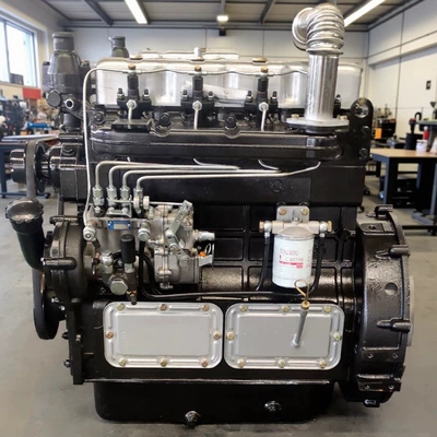 Weifang 4102 diesel engine is matched with 504/604/704 tractors, 2400 RPM, powerful and low fuel consumption (Avtomobil mühərrikləri)