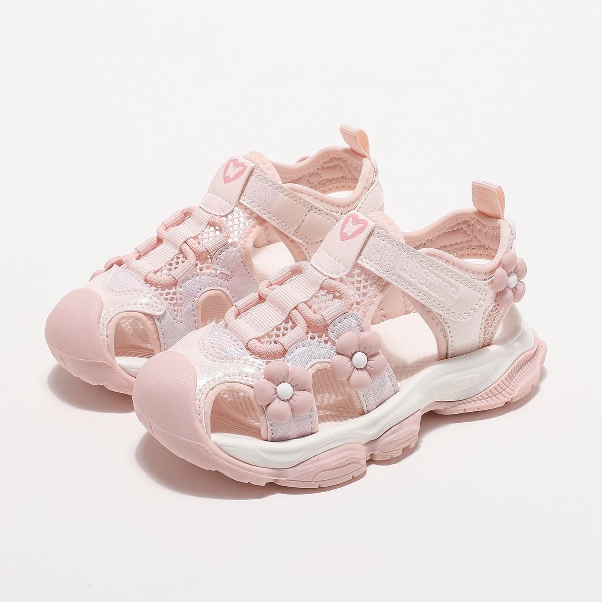 Fashionable sports sandals