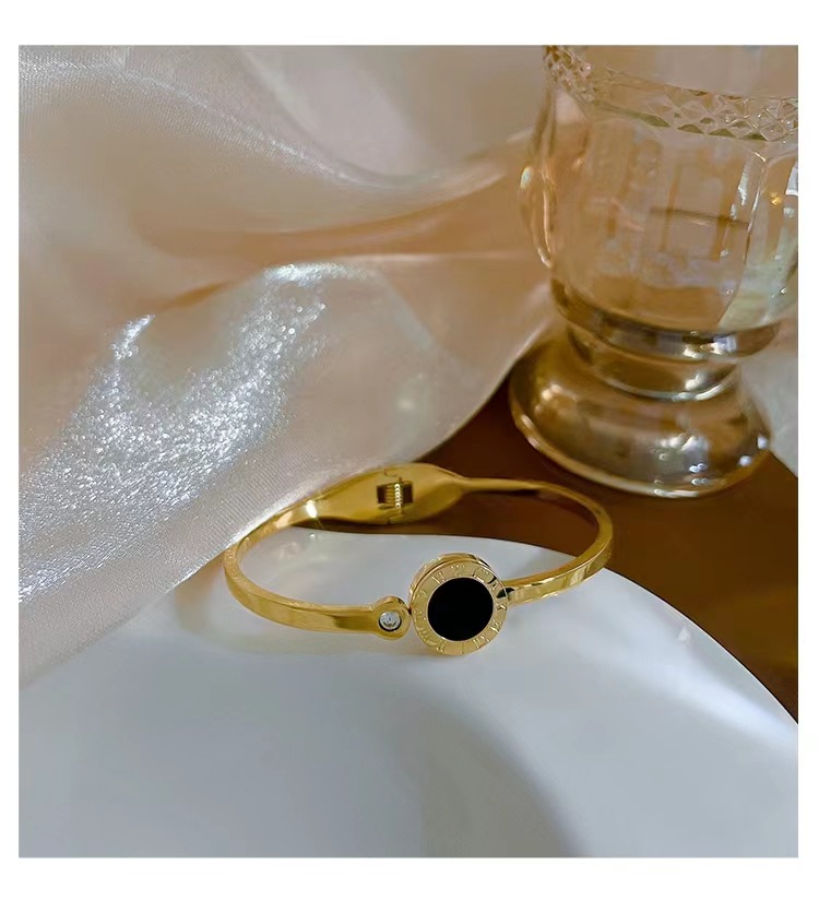 Fashion Geometric Titanium Steel Plating Rhinestones Bangle 1 Piece