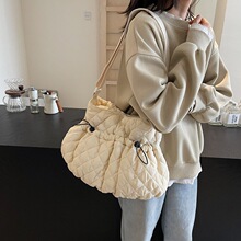 小众菱格云朵大容量饺子包复古单肩斜挎包2026新款女生百搭包包
