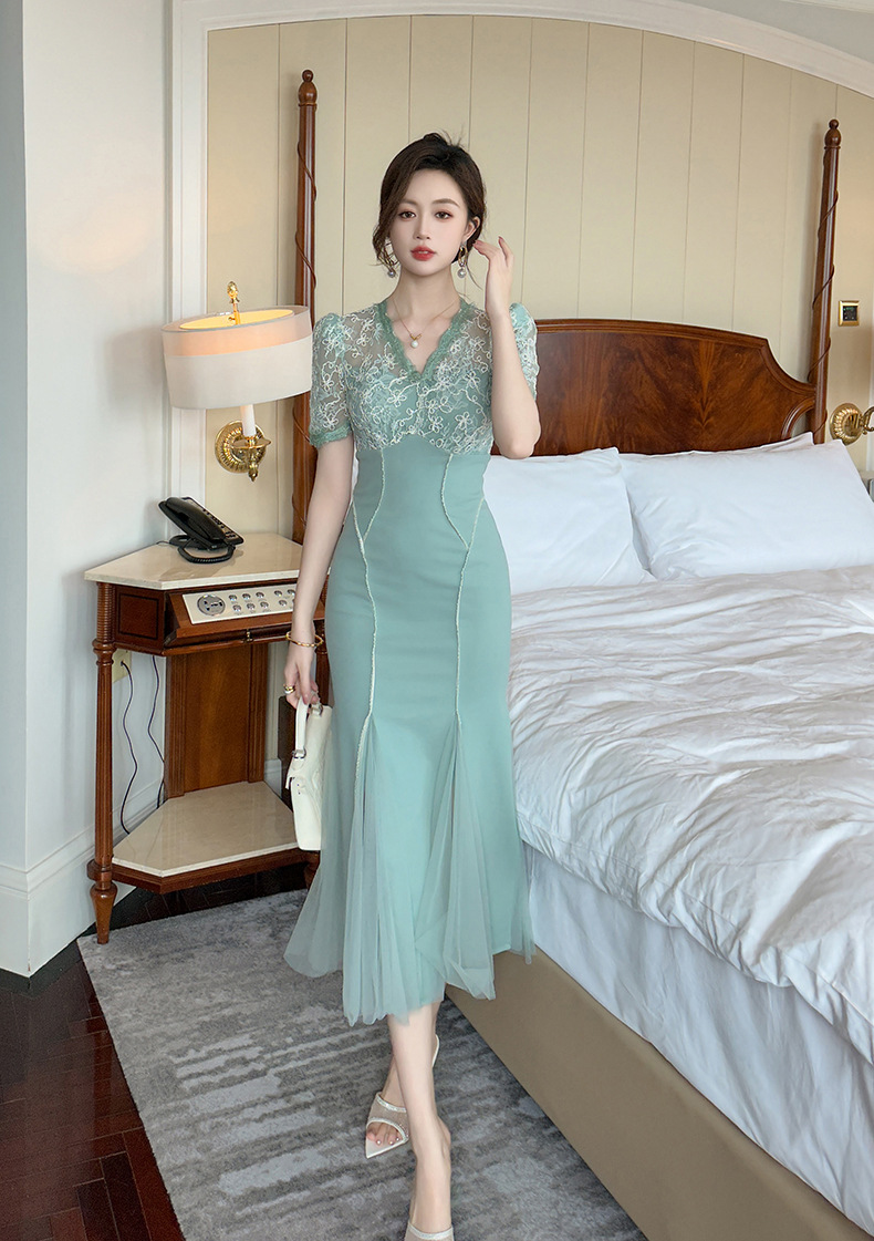 Đầm ôm body nữ cổ V ren xếp tầng đuôi cá dáng dài — bạc hà xanh chi tiết 6