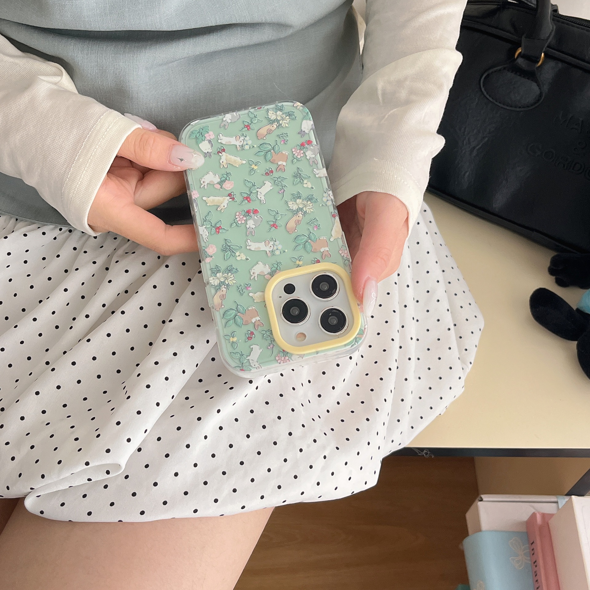 Pastoral pequeño conejo floral fresco para Apple 16 nuevo estilo 14/15pro funda para teléfono móvil 13 niña 16Promax