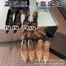 V扣真皮单鞋女士时装细跟高跟鞋法式婚鞋尖头银色一字带包头凉鞋