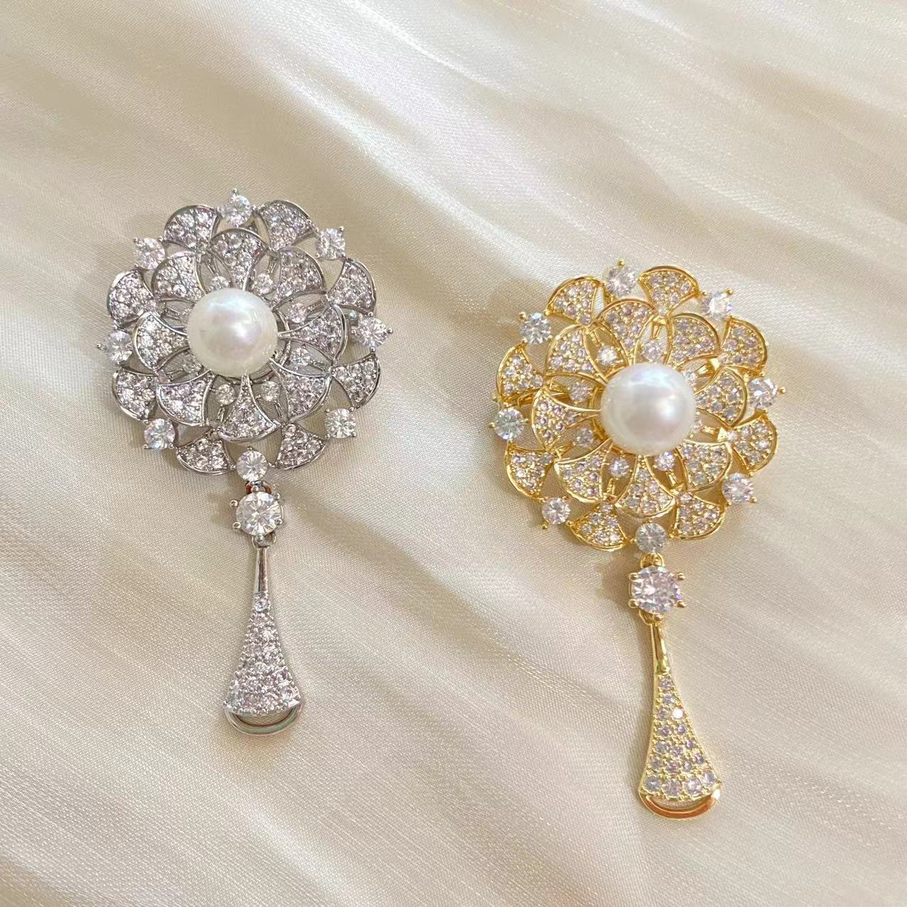 Personalized Pearl Geometric Fan-shaped Brooch Girl's European and American New Pendant Corsage Birthday Gift Internet Celebrant Dress Pin