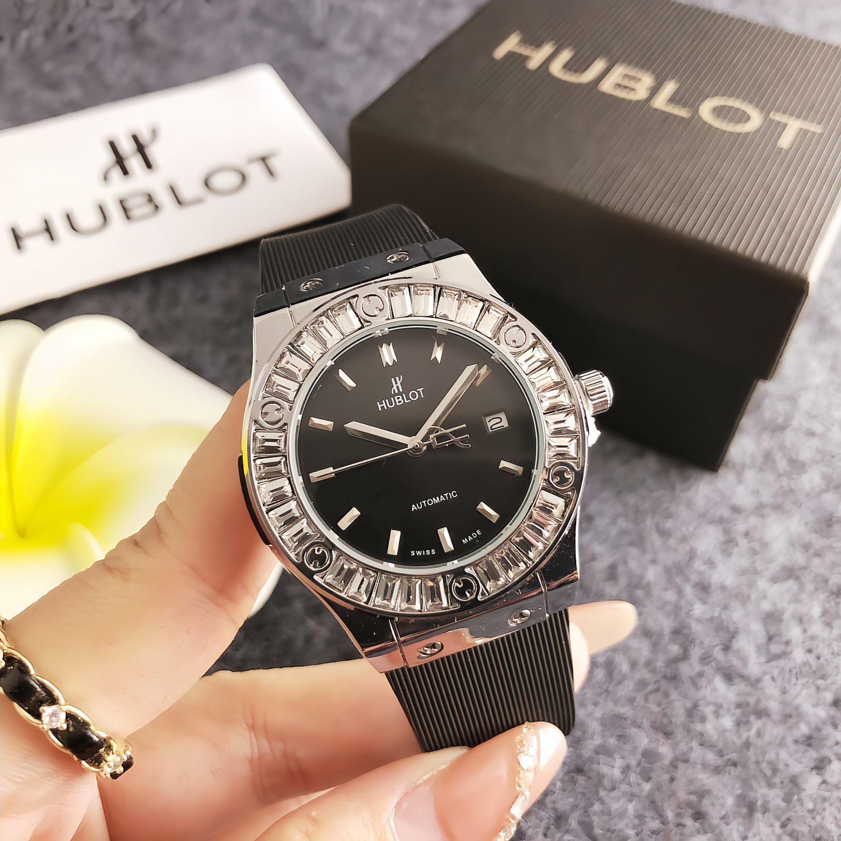 Foreign Trade New Watch Women's Fashion Diamond Luxury Watch Waterproof Calendar Sports Watch Men's Casual Watch