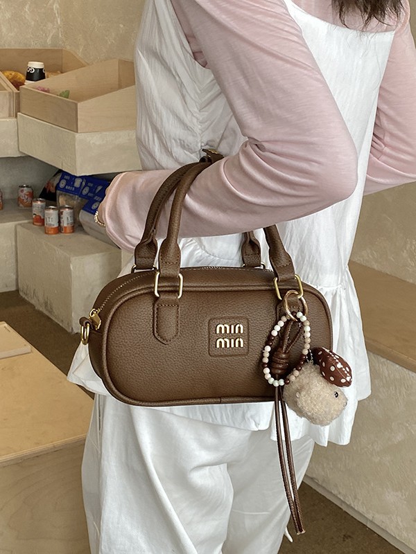 Bolsa de bolos retrógrada 2026 nueva moda ligera de lujo bolso cuadrado bolso de hombro universal