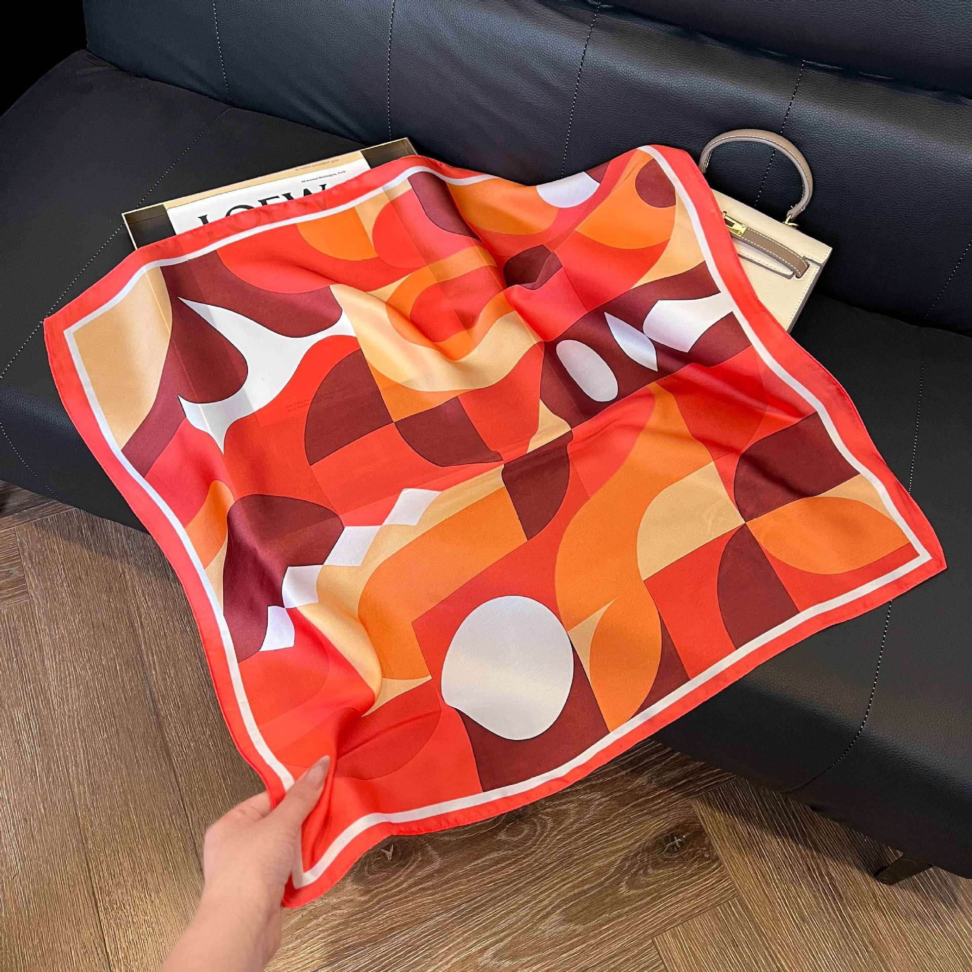 Transfronterizos nuevos bufandas de seda azul de alto nivel de seda cuadrada de simulación bufandas de moda de decoración de moda de combinación bolsa correa de pelo bufandas profesionales