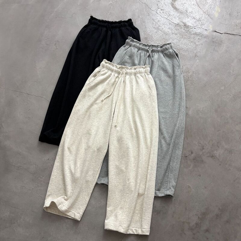 Dongdaemun-style ruffled hem fleece sweatpants with drawstring ties, loose straight-leg pants, soft and comfortable casual harem pants Dongdaemun-style ruffled hem fleece sweatpants with drawstring ties, loose straight-leg pants, soft and comfortable casual harem pants
