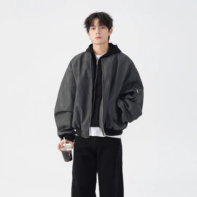 Sensación de diseño, chaqueta de dos piezas falsa de cuero PU americano de nicho para hombres, chaqueta con capucha de todo fósforo de la calle para hombres