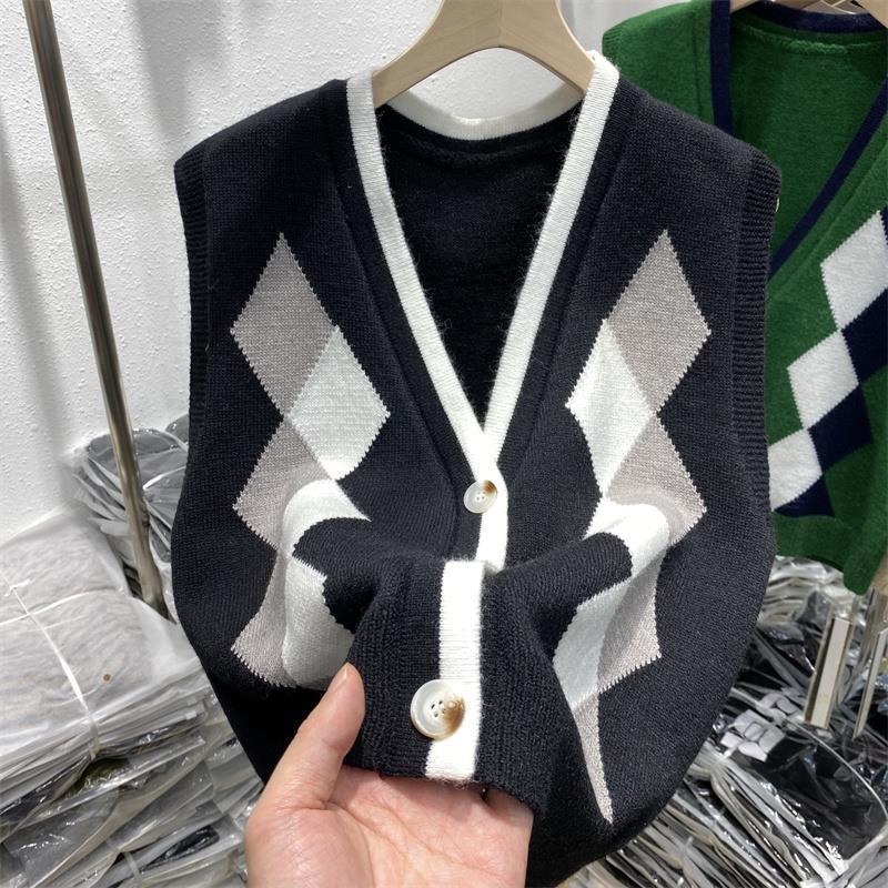 V领菱格坎肩打底马甲2025秋冬新款设计感小众针织开衫背心女上衣|undefined