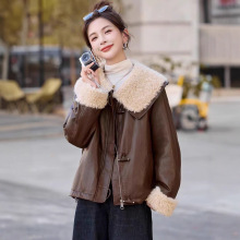 妈妈羽绒服冬装羊羔毛领外套40岁中老年女装秋冬时尚短款皮衣夹克