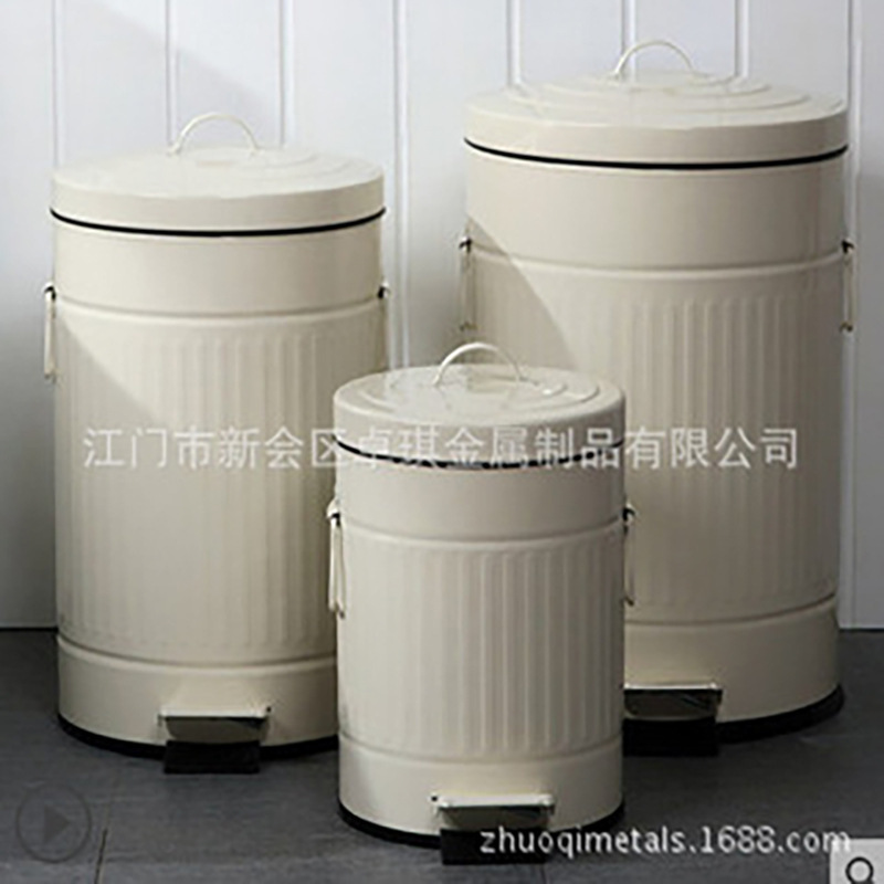 Roman Pattern Embossed Silent Trash Can with Handle, Vintage American Style for Living Room and Bathroom