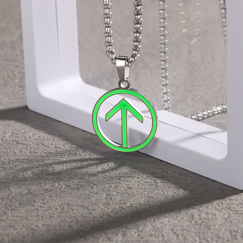 Collana con targhetta circolare in titanio e acciaio Hip-hop Niche Green Pass Code per uomo e donna, decorazione semplice e personalizzata per centinaia di collocazioni_voghion.com