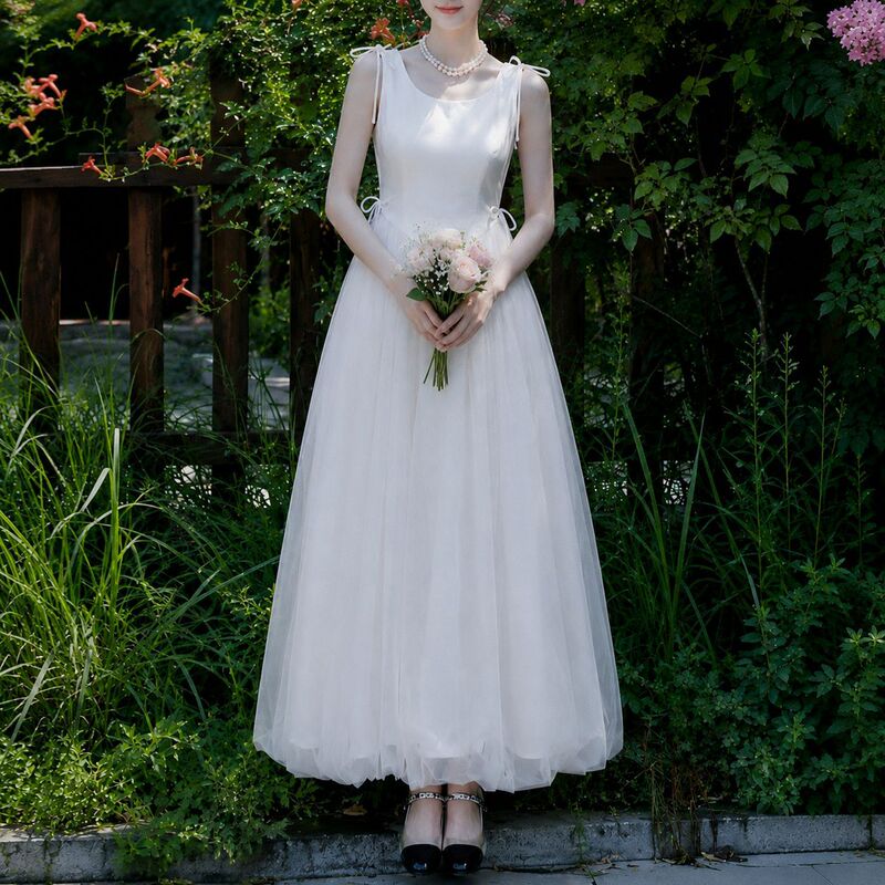 Lightweight mid-length round-neck wedding dress with a niche high-end feel, suitable for outdoor couple photoshoots, engagement, and certificate signing, with a puffy skirt for women Lightweight mid-length round-neck wedding dress with a niche high-end feel, suitable for outdoor couple photoshoots, engagement, and certificate signing, with a puffy skirt for women