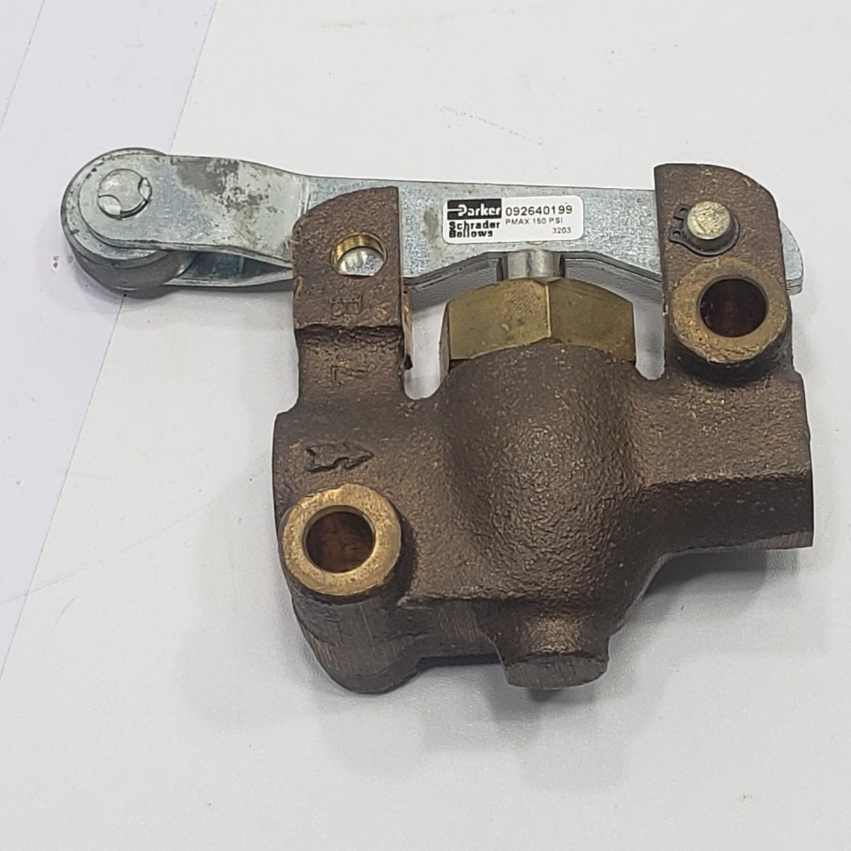 原始设备制造商 Parker 092640199 双向黄铜阀带 3/8 英寸端口 PM