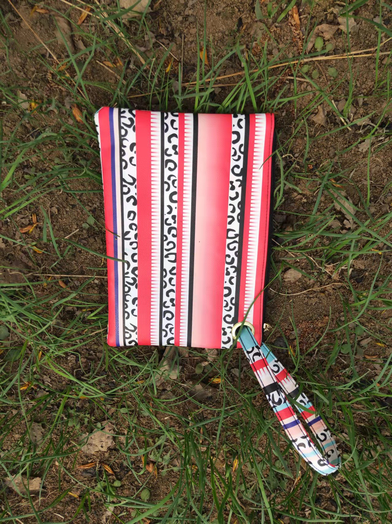 색상 레오파드 무늬