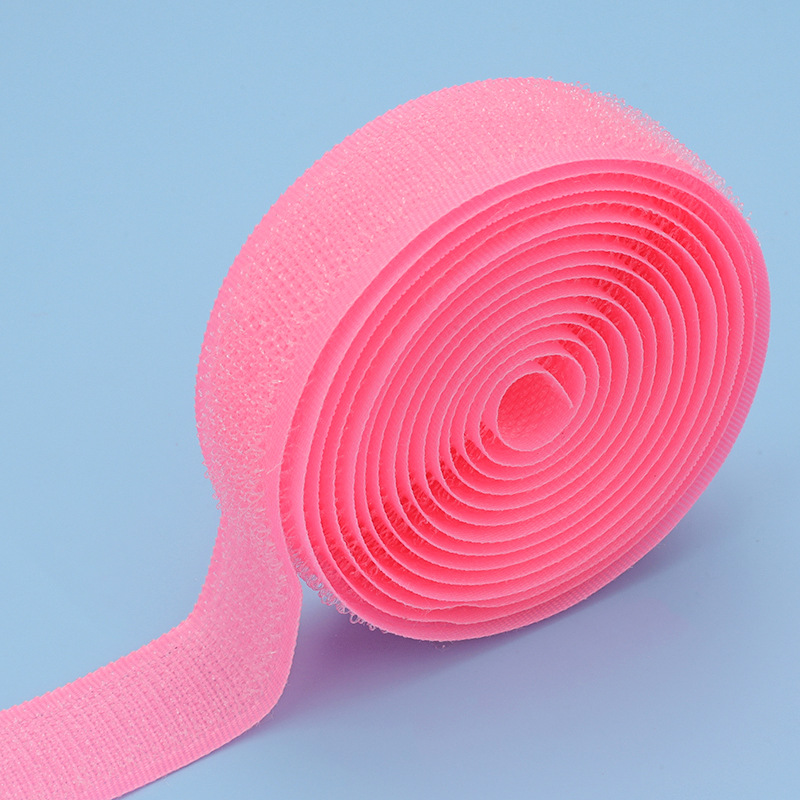 Velcro de color al por mayor 2cm de ancho gancho texturizado sin adhesivo de espalda pegatina madre ropa de bebé zapatos y sombreros pegados hebilla
