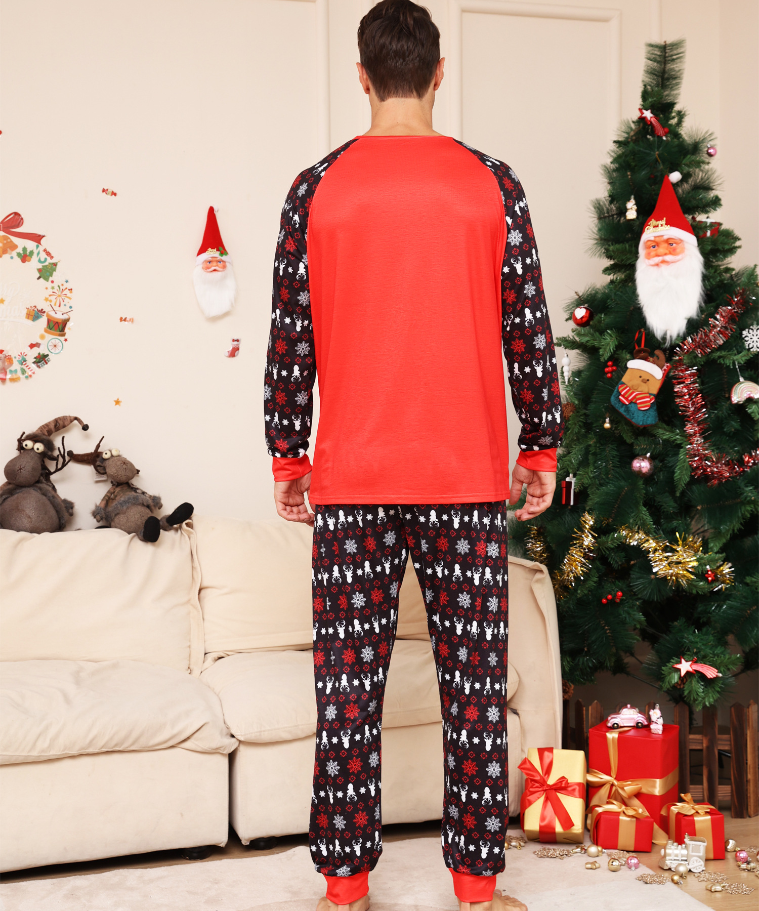 Kerst pyjama set voor het hele gezin met rendier kerstprint_voghion.com