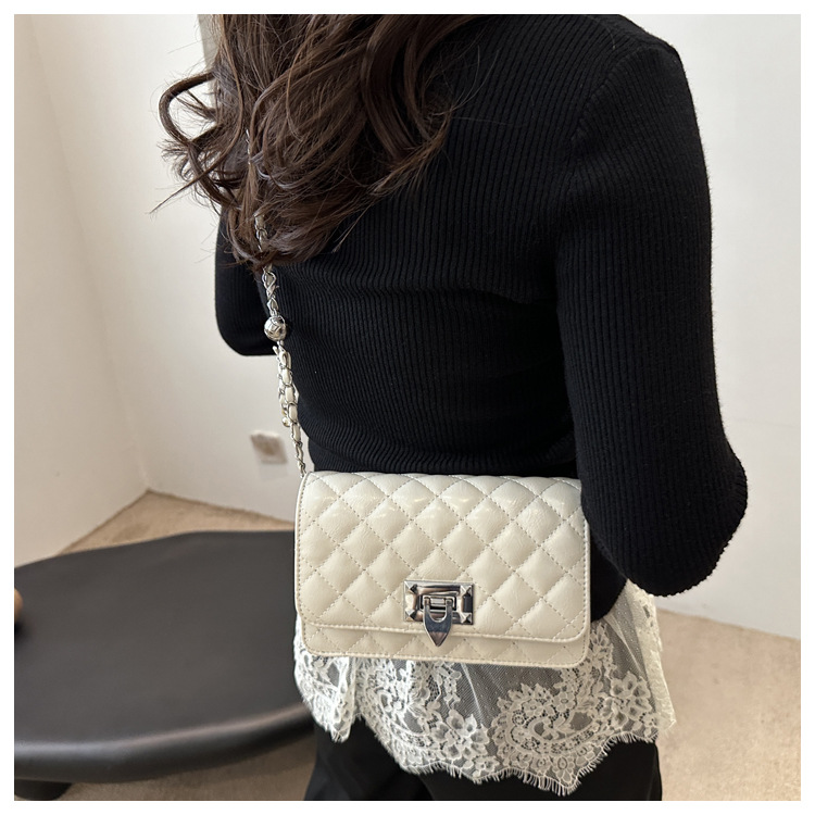 The diamond-patterned embroidered thread fashionable and elegant lock buckle elegant small bag for women's 2024 autumn new style versatile ins crossbody bag for women undefined