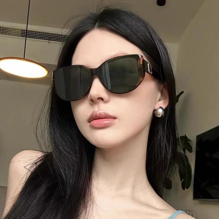 2025 New Style Old Money Style Sunglasses for Women, High-End Uv400 Anti-Uv, Big Face Slimming Sunglasses 2025 New Style Old Money Style Sunglasses for Women, High-End Uv400 Anti-Uv, Big Face Slimming Sunglasses