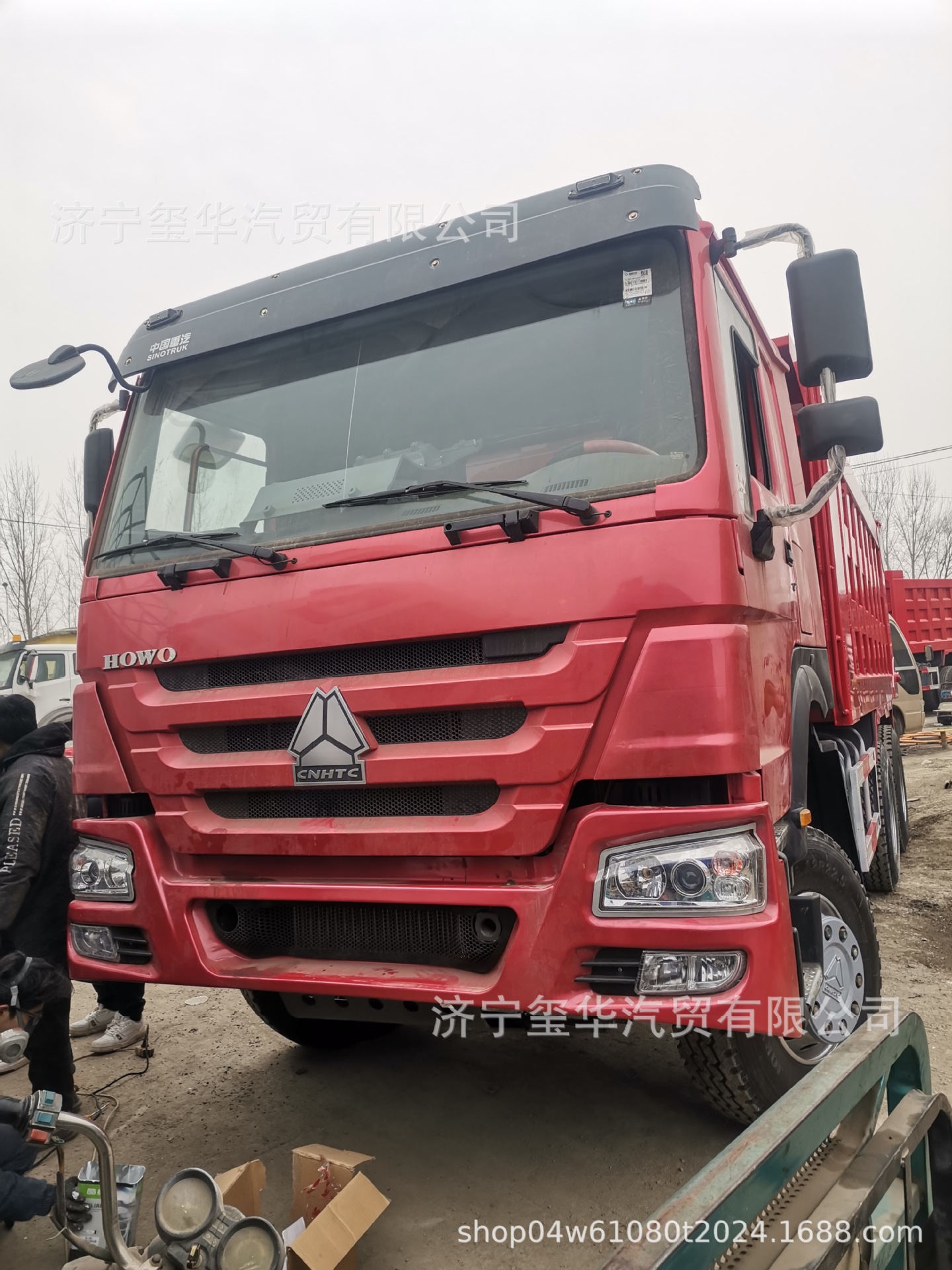 Long-Term Export of Howo Self-Loading Engineering Vehicles, 375-Horsepower Dump Trucks, and Eight-Wheel Dump Trucks for Transporting Soil and Gravel