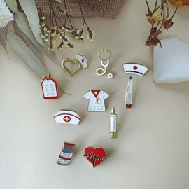 胸针;金属工艺品;衣钩/挂钩