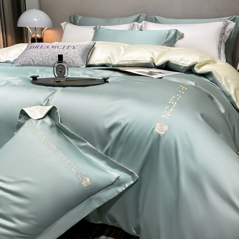 Fabricantes al por mayor 2025 nuevo conjunto de ropa de cama de cuatro piezas de hielo de verano sábanas de cama de seda cubierta de seda para dormir desnuda