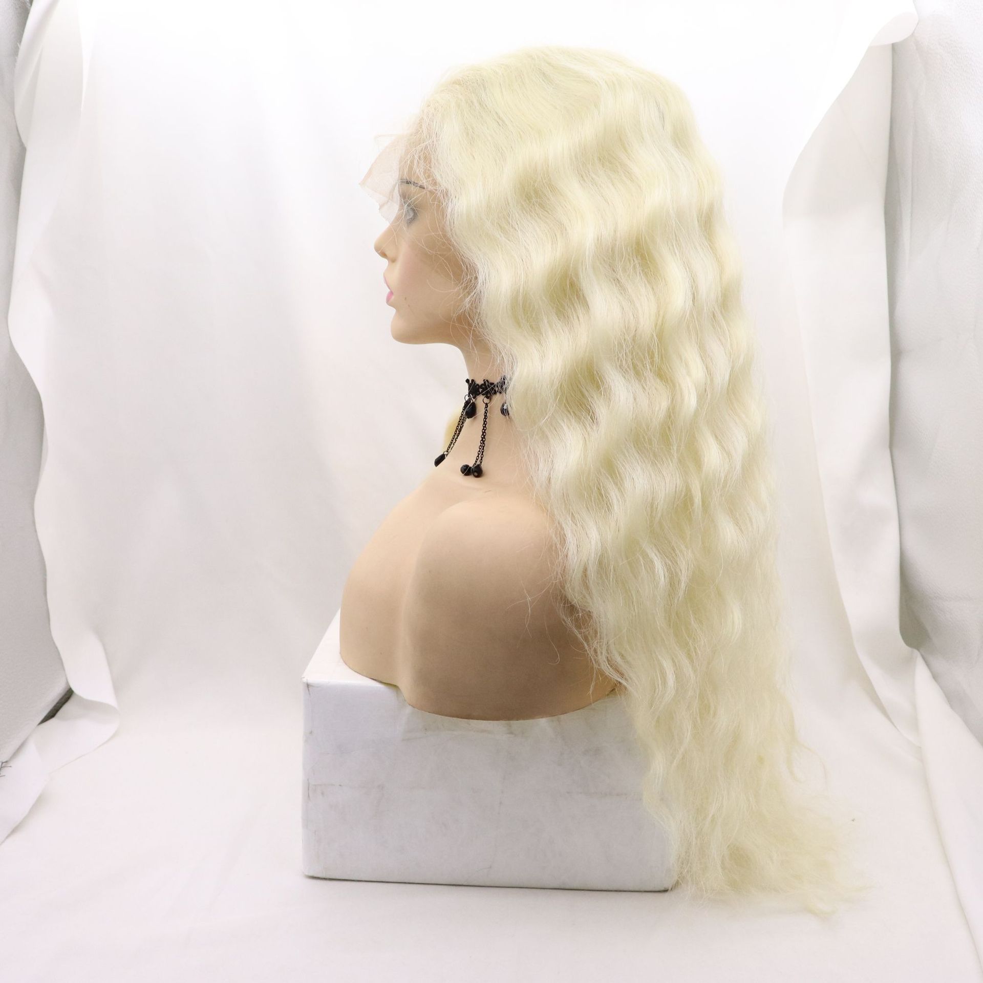 Peluca europea y americana NEWLOOK moda de encaje delantera nueva peluca larga y rizada transfronteriza Lace Front Wigs