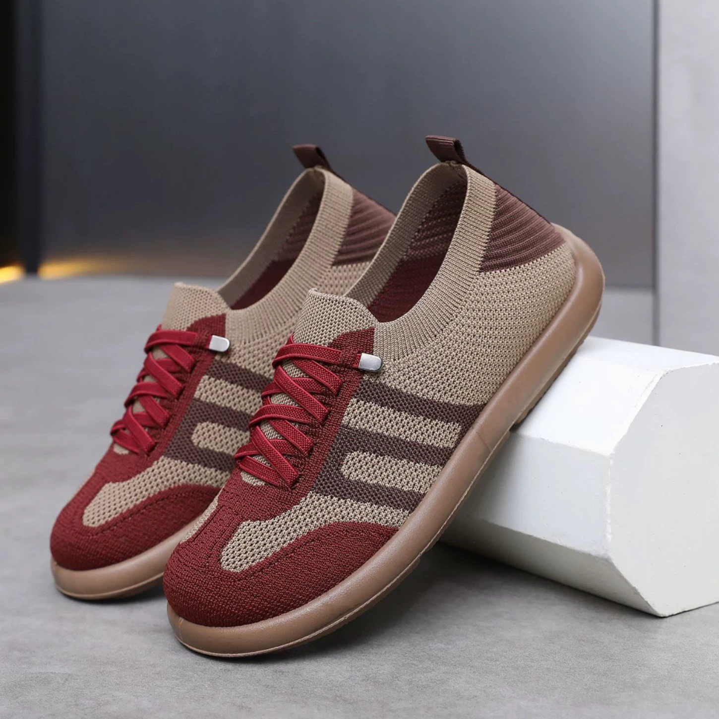 2025 новая модная иностранная немецкая обувь легкая и удобная женская повседневная обувь мягкая подошва нескользящая старая пекинская ткань обувь