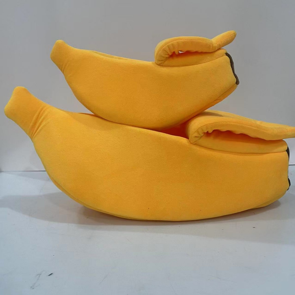 Factory Direct Sales Banana Nest Pet Nest Winter Warm Cat Nest Small Dog Nest Rat Nest Pet Supplies Dog Mat