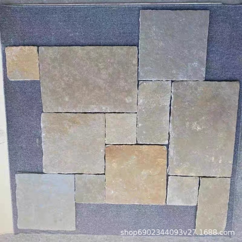 Осенний желтый камень