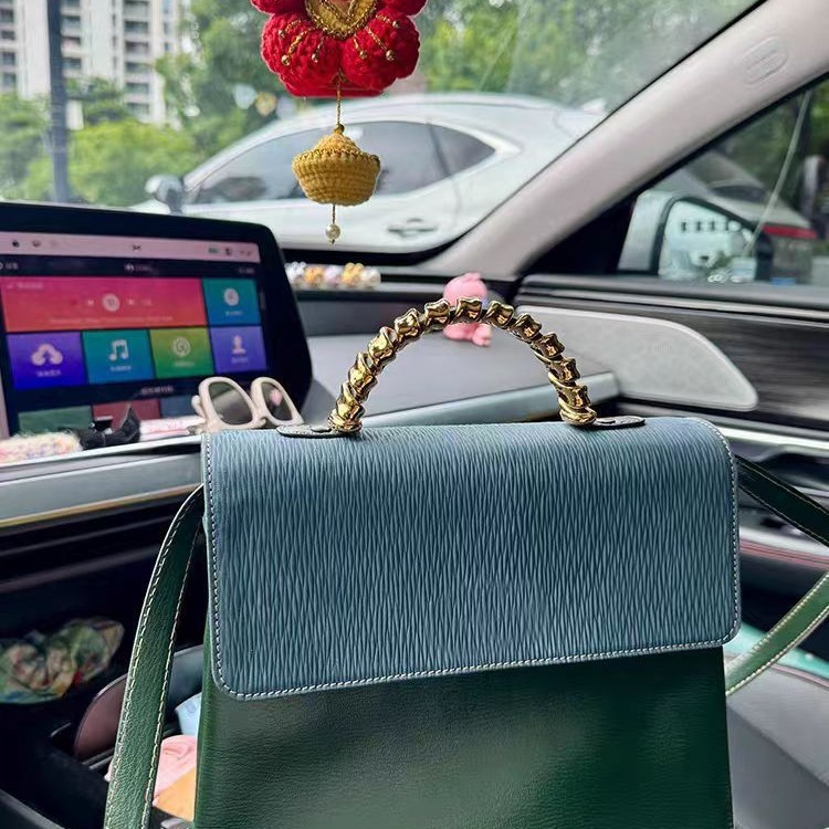 真皮绿色单肩斜挎包包女式2025新款轻奢小众高级感手提通勤小方包|undefined