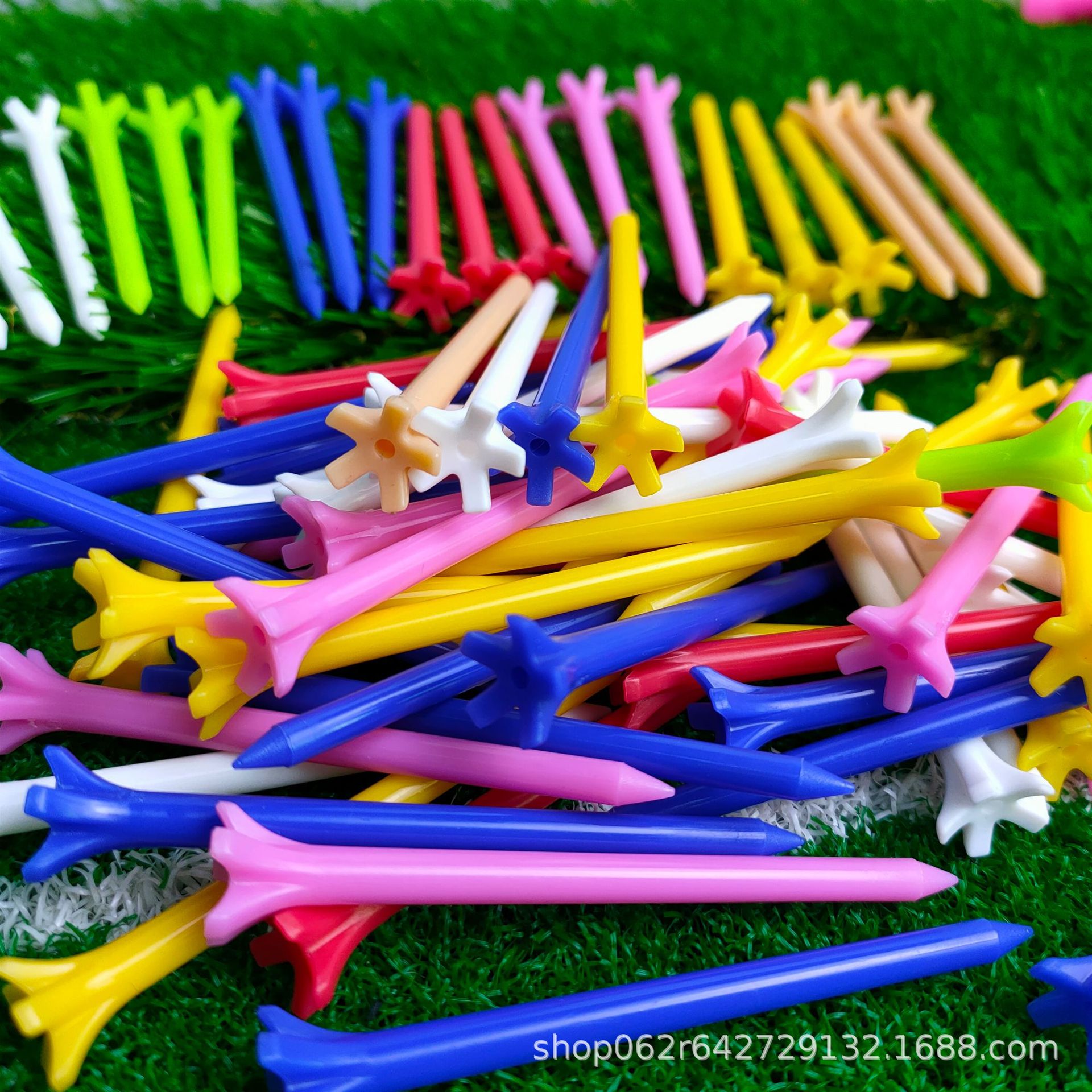 Golf TEE 70mm cinco-garra Bola de uñas titular de la bola de golf de plástico Bola de uñas sentado multi-color opcional en stock