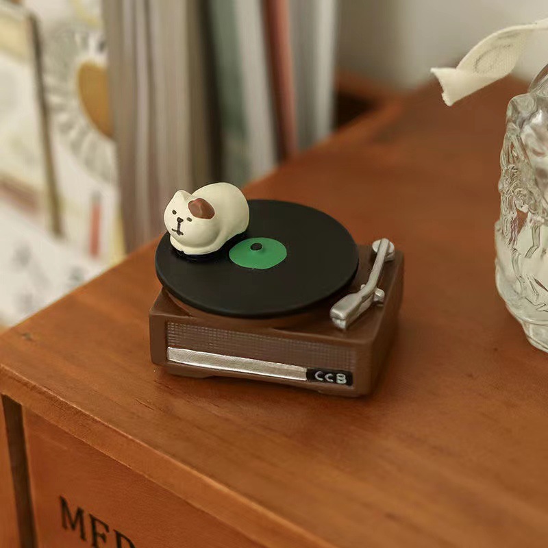 Japanese Zakka Grocery Vintage Record Player Cat Cute Girl Heart Healing Style Desktop Small Ornaments Gift for Women