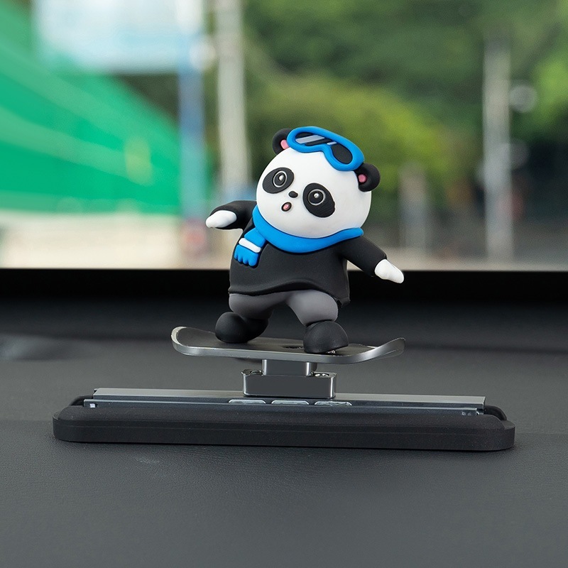 車のスケートボードクマ人形装飾品スライド漫画ダッシュボードスイングクマサスペンドスクリーン装飾品モバイルクマ装飾|undefined