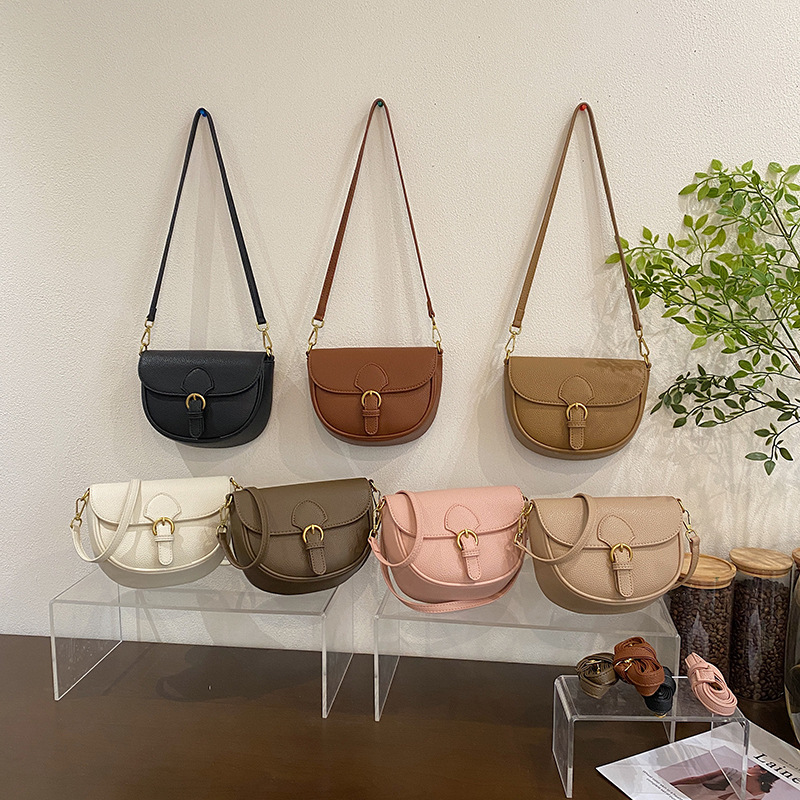 Women's Medium Pu Leather Solid Color Vintage Style Classic Style Sewing Thread Oval Magnetic Buckle Shoulder Bag display picture 22