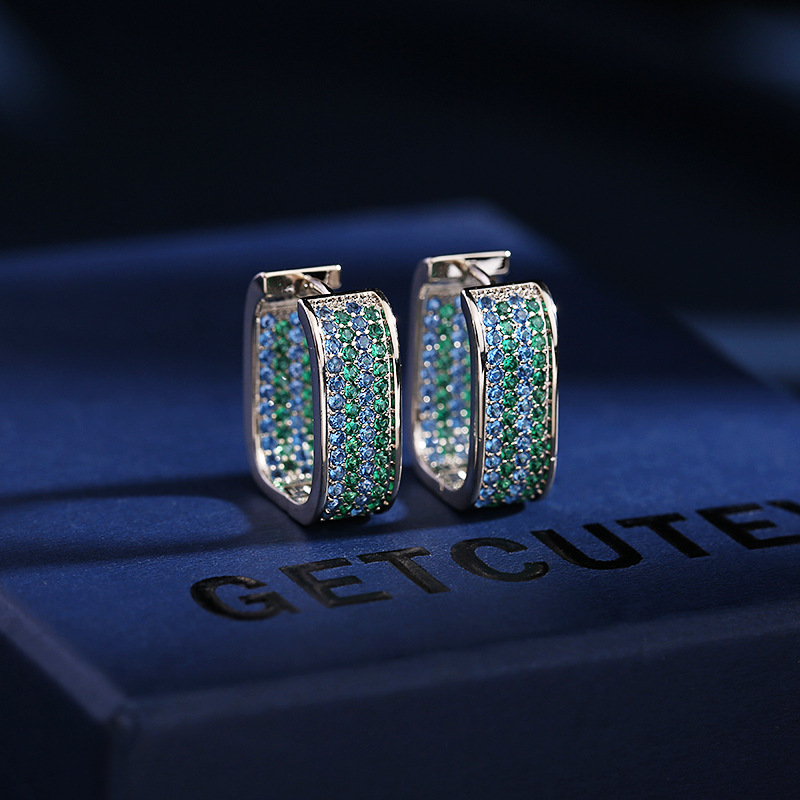 Geometric universal three dimensional square design earrings
