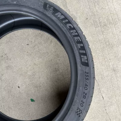Brand New Michelin Tires 255/40Zr20 Vehicle tire