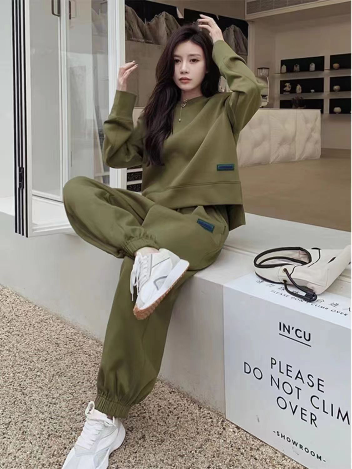 ActiveGo 2024 New Plus Size Comfortable Casual Sports Suit Autumn Winter Fashion Stylish MM Street Style Sweatshirt Two-Piece Set_desvips.com