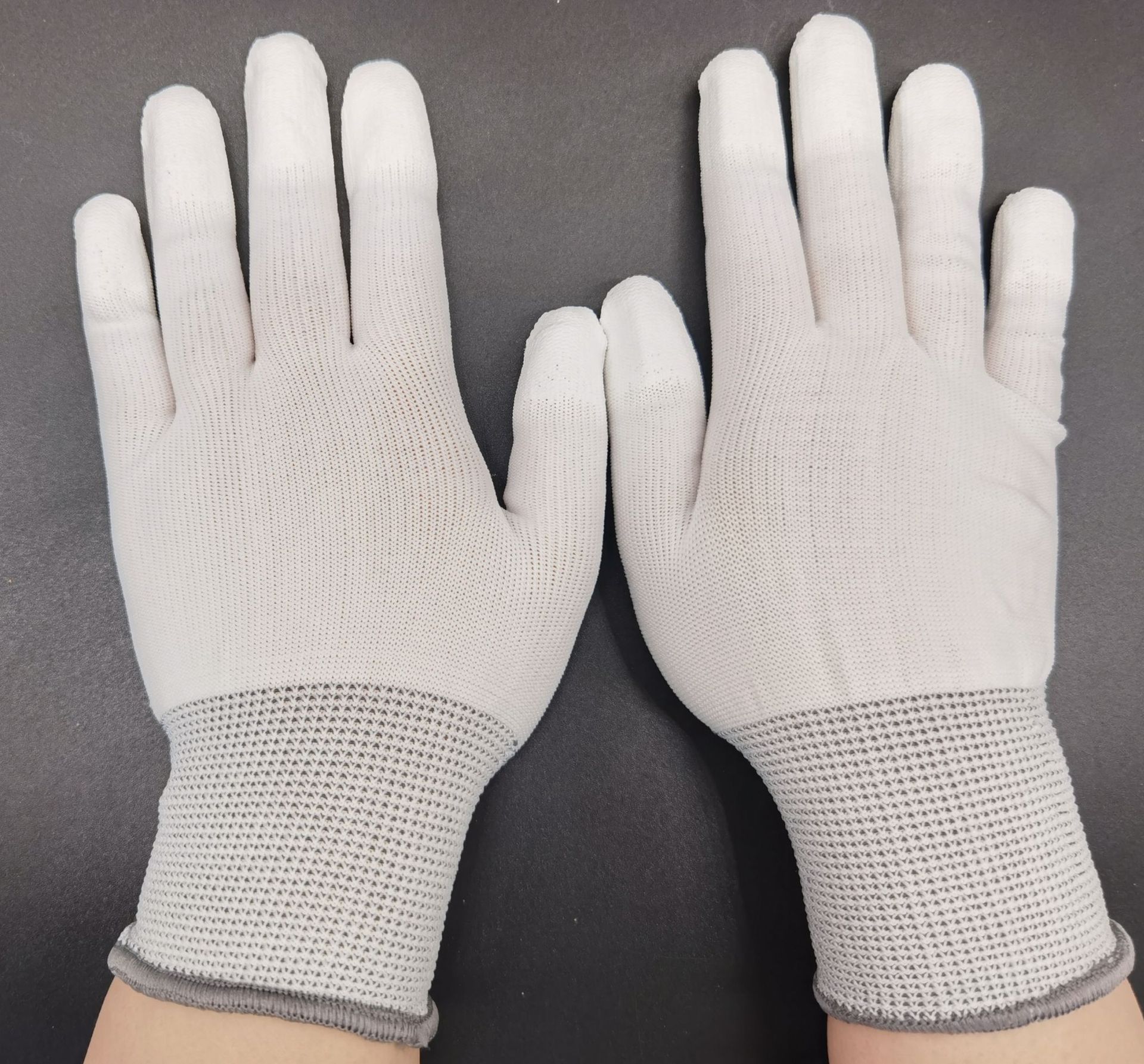 PU recubierto de dedos guantes recubiertos guantes revestidos guantes de trabajo antiestáticos libres de polvo blanco resistentes al desgaste guantes de seguro laboral al por mayor