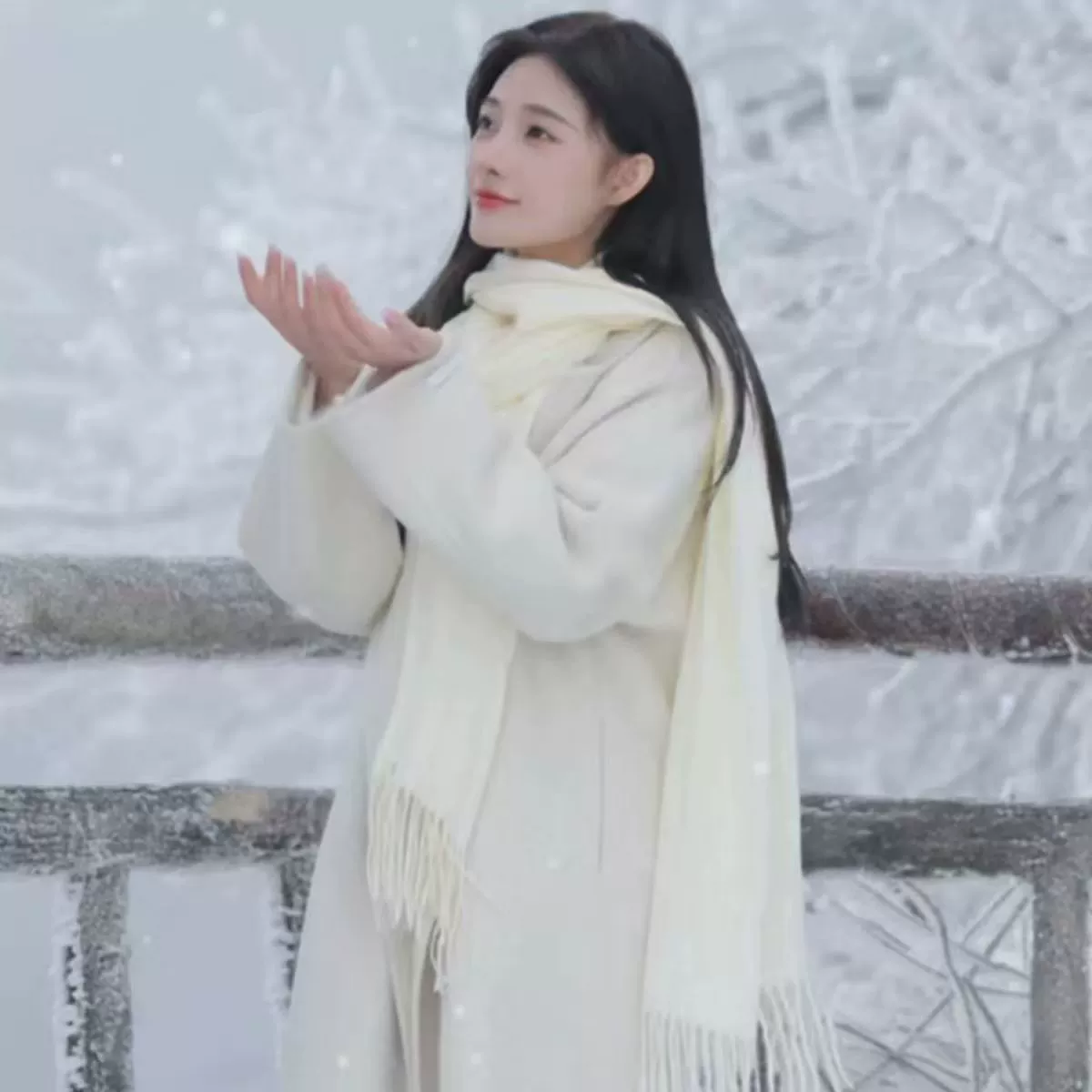 Белый шарф теплый зимой дикий 2024 новый толстый шарф сладкий студент