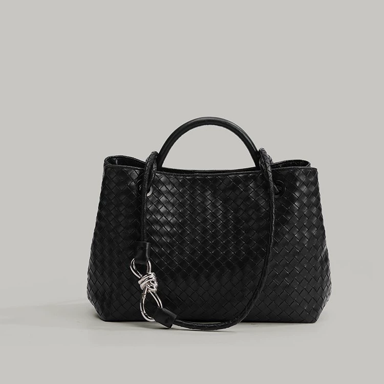 Retro woven one-shoulder bag, high-quality style