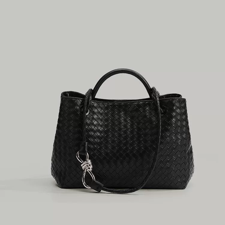 Retro woven one-shoulder bag, high-quality style