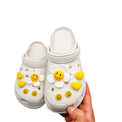 Sunflower Hole Shoes Accessory Smiling Flower Shoe Clip Decorative Shoe Accessory Summer Versatile Flower Shoes【Yiwu Express Delivery】