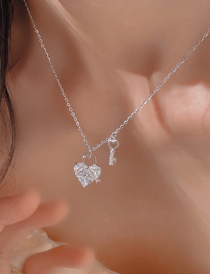 Pendant Necklace Classification 925 sterling silver Chain Material cable chain Chain Type 925 Sterling Silver Cable Chain Heart Shape Pendant Necklace