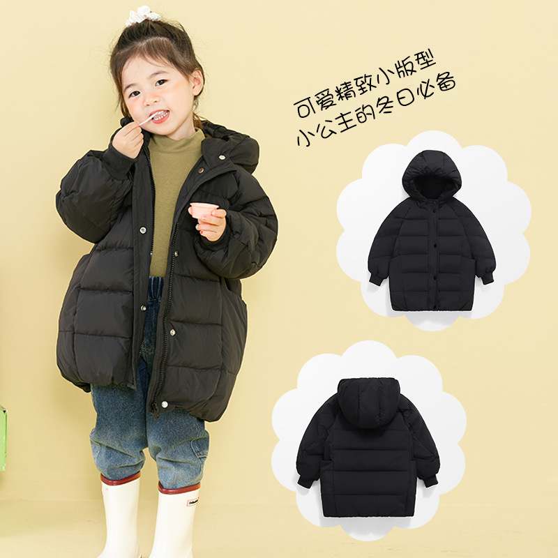 90% sobre la detección de invierno de las niñas de los niños de longitud media mediana y grande de los niños chaqueta de pato blanco abajo abrigo de color sólido