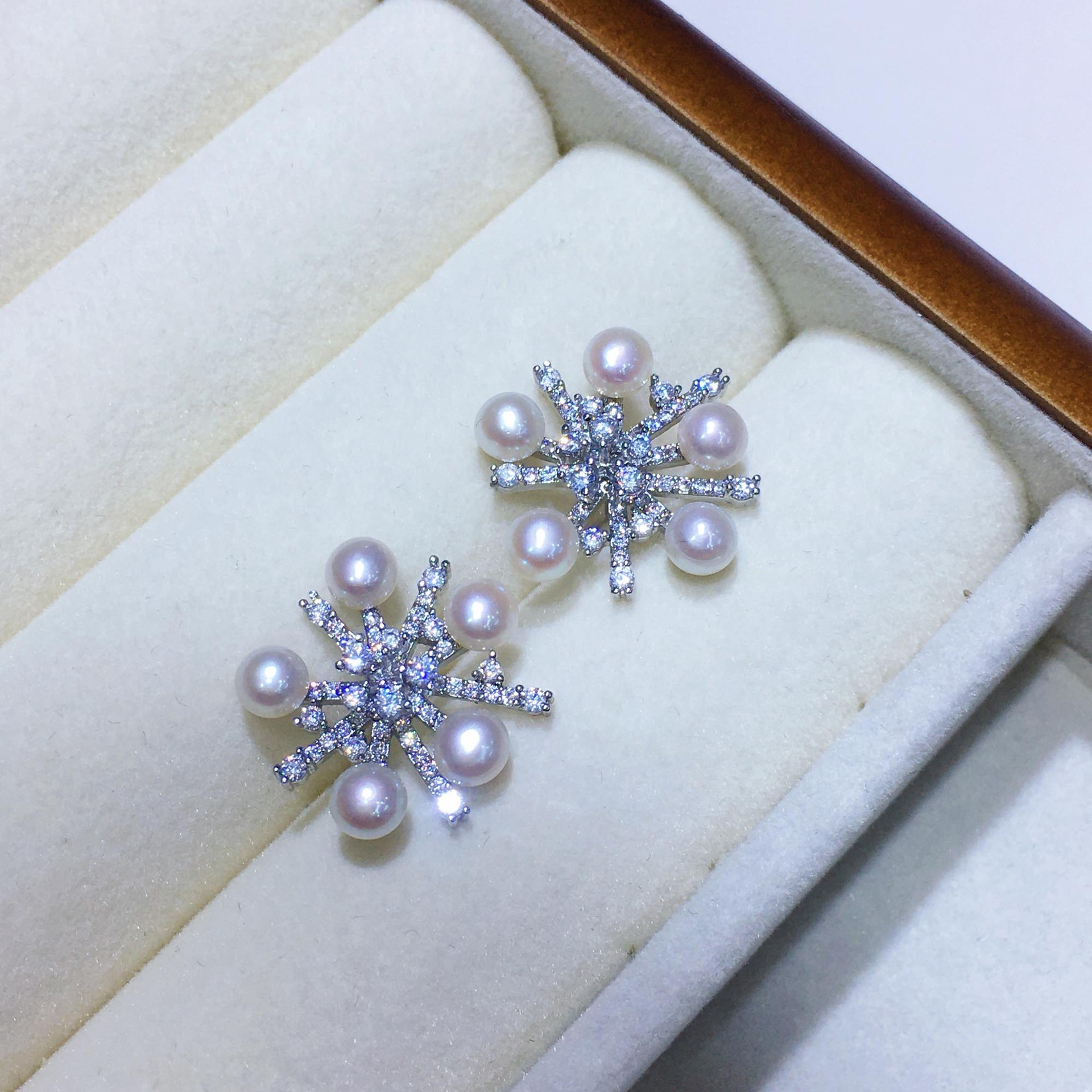 ������������tianȻ��ˮ��������������߰���ѩ���߼��ж�������