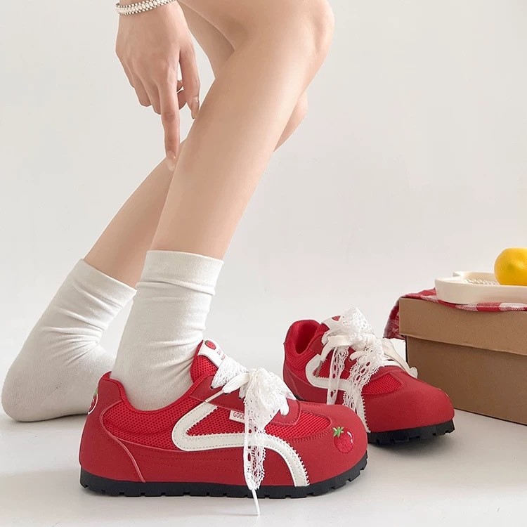 Zapatos de entrenamiento clásicos rojos para mujeres 2025 nuevas zapatillas de ballet retrógrado con cabeza redonda de verano respirables