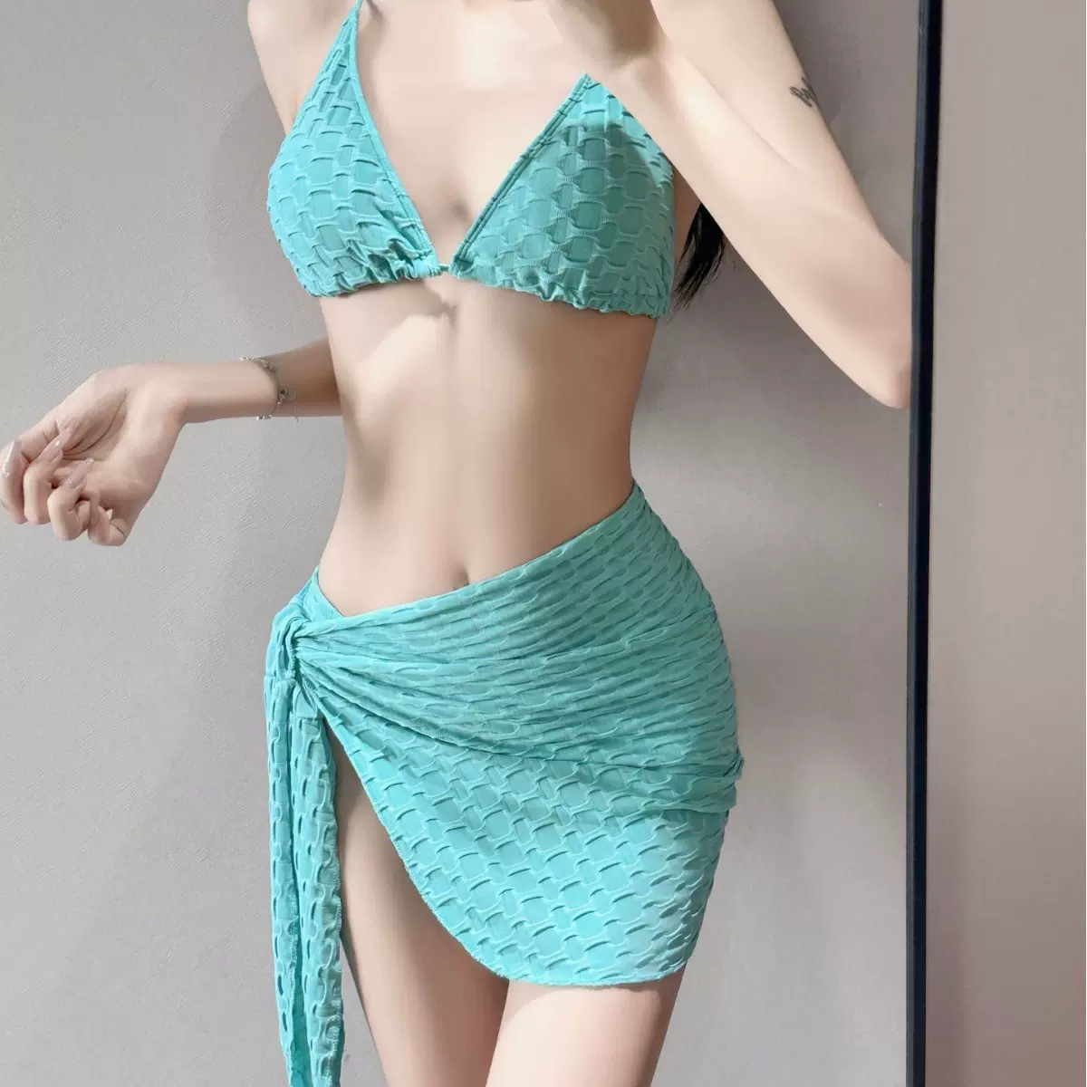 夏季新款泳衣女ins风高级感比基尼分体三件套显瘦温泉度假泳装